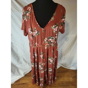 Torrid Size 2 Red Floral Short Sleeve Midi Dress Rayon Blend Pockets